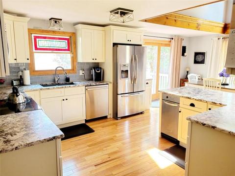 20 Hickory Ln, Westerly, RI 02891 photo 9