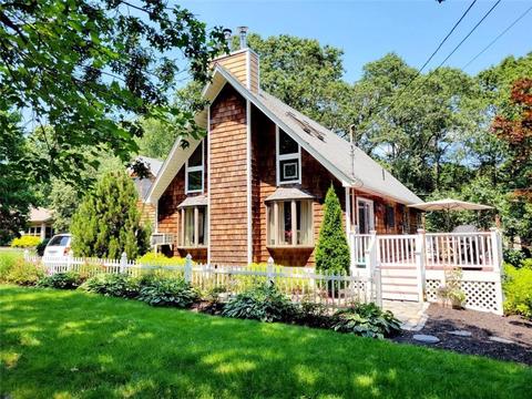 20 Hickory Ln, Westerly, RI 02891 photo 2