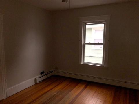 109 Warwick St, Woonsocket, RI 02895 photo 8