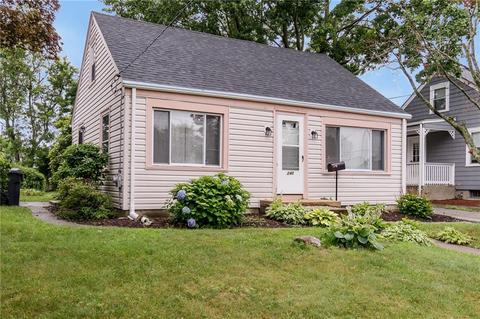 240 3rd Ave, Warwick, RI 02888 photo 2
