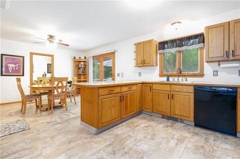 14 Evie Dr, Warren, RI 02885 photo 4