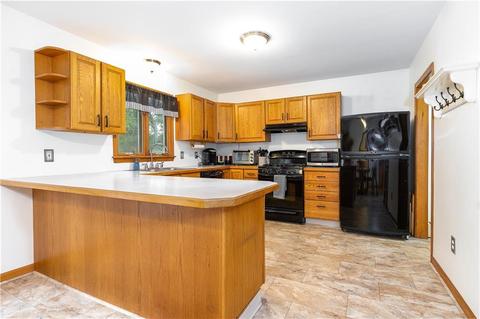 14 Evie Dr, Warren, RI 02885 photo 5