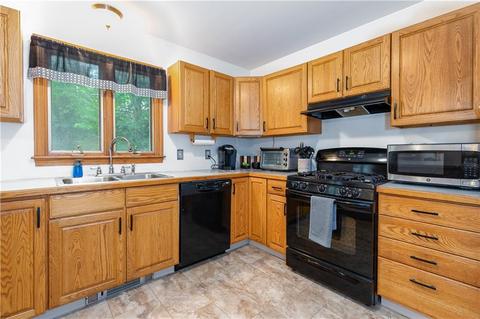 14 Evie Dr, Warren, RI 02885 photo 6