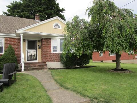 116 Tower St, Westerly, RI 02891 photo 3