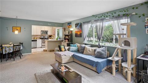 514 Round Hill Ct, Warwick, RI 02886 photo 3