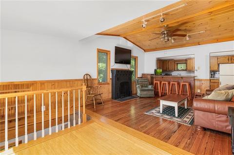 86 E Shore Dr, Coventry, RI 02816 photo 2