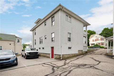 36 Summit St, Woonsocket, RI 02895 photo 5