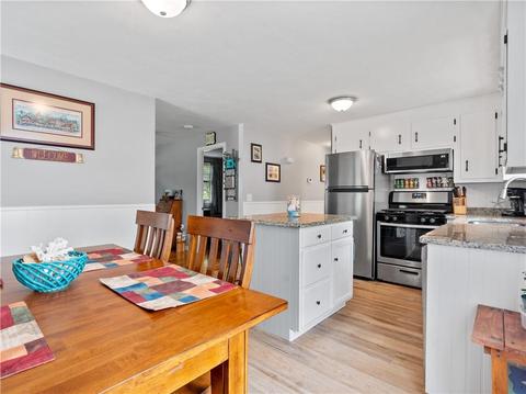 38 Hillcrest Ave, Warwick, RI 02889 photo 9
