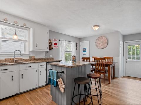 38 Hillcrest Ave, Warwick, RI 02889 photo 5