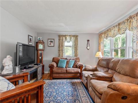 38 Hillcrest Ave, Warwick, RI 02889 photo 3