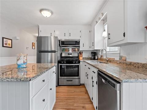 38 Hillcrest Ave, Warwick, RI 02889 photo 8