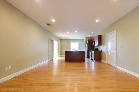 635 Rock St #3, Fall River, MA 02720 photo 5