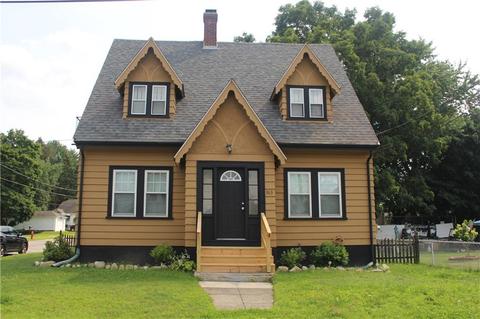 363 Ballou St, Woonsocket, RI 02895 photo 1