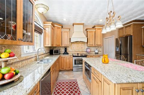 8 Emerald Dr, Hope, RI 02831 photo 20