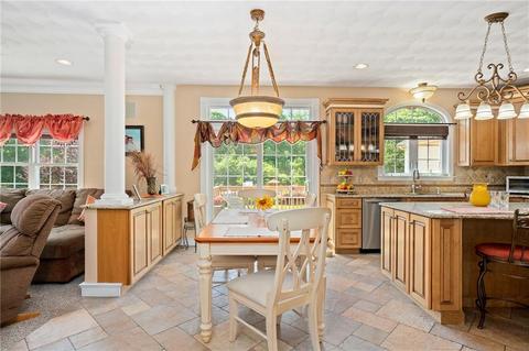 8 Emerald Dr, Hope, RI 02831 photo 18