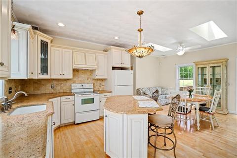8 Emerald Dr, Hope, RI 02831 photo 41