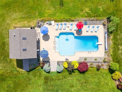 8 Emerald Dr, Hope, RI 02831 photo 8