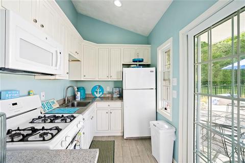 8 Emerald Dr, Hope, RI 02831 photo 48