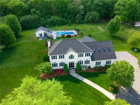 8 Emerald Dr, Hope, RI 02831 photo 3