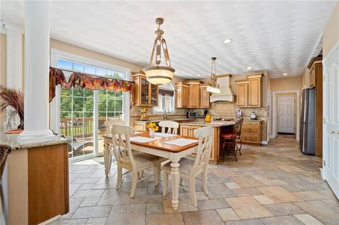8 Emerald Dr, Hope, RI 02831 photo 16