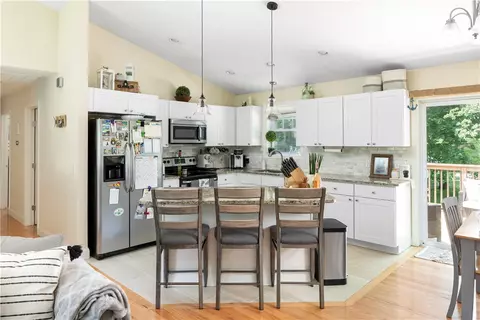 11 Criterion Ave, Warwick, RI 02889 photo 3