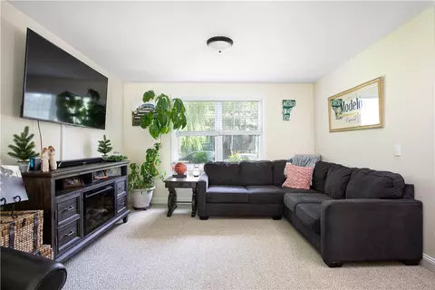 11 Criterion Ave, Warwick, RI 02889 photo 17