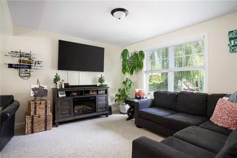 11 Criterion Ave, Warwick, RI 02889 photo 16