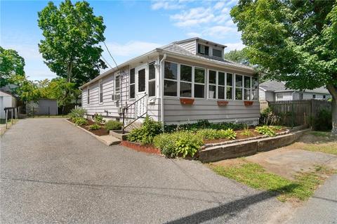 9 Charles St, Warwick, RI 02889 photo 1