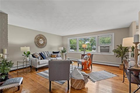 102 Elder Ave, East Providence, RI 02915 photo 9