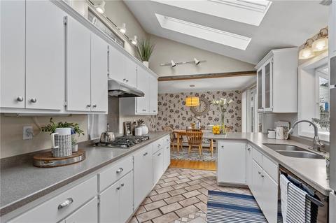 102 Elder Ave, East Providence, RI 02915 photo 6