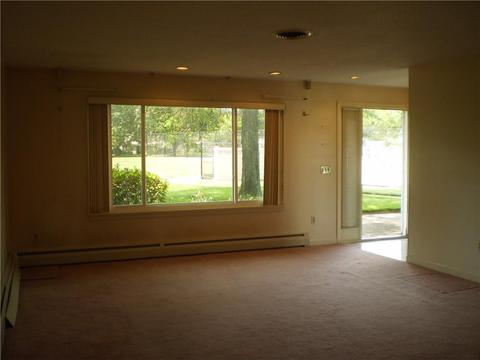 741 Manomet Ct, Warwick, RI 02886 photo 6