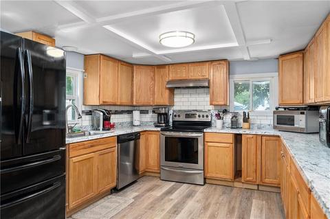 4 Welles Rd, Mapleville, RI 02839 photo 8