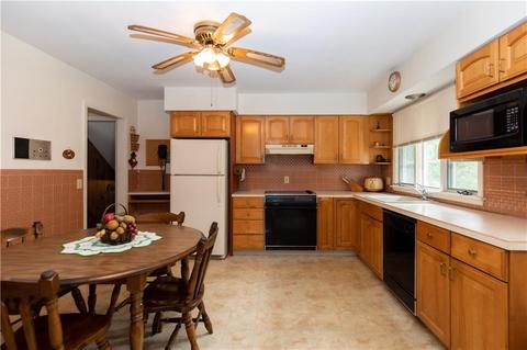 28 Cedar Crest Dr, Westerly, RI 02891 photo 9