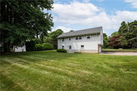28 Cedar Crest Dr, Westerly, RI 02891 photo 4
