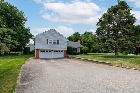 28 Cedar Crest Dr, Westerly, RI 02891 photo 3