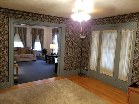127 Bennett St, Woonsocket, RI 02895 photo 4