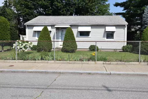 68 Maryland Ave, Pawtucket, RI 02860