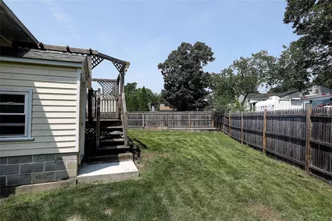 40 Ethan St, Warwick, RI 02888 photo 5