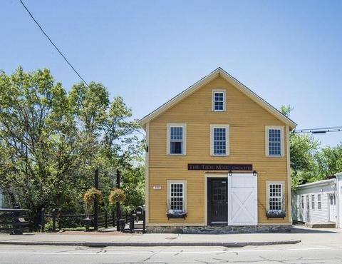 3351 Post Rd, Warwick, RI 02886 photo 2