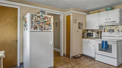1021 Toll Gate Rd, Warwick, RI 02886 photo 8