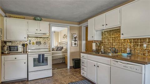 1021 Toll Gate Rd, Warwick, RI 02886 photo 6