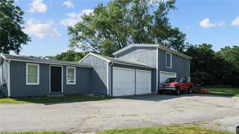 1021 Toll Gate Rd, Warwick, RI 02886 photo 3