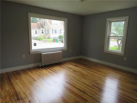 35 Carriere Ave, Woonsocket, RI 02895 photo 6