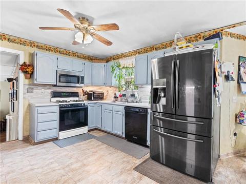 353 Commonwealth Ave, Warwick, RI 02886 photo 3