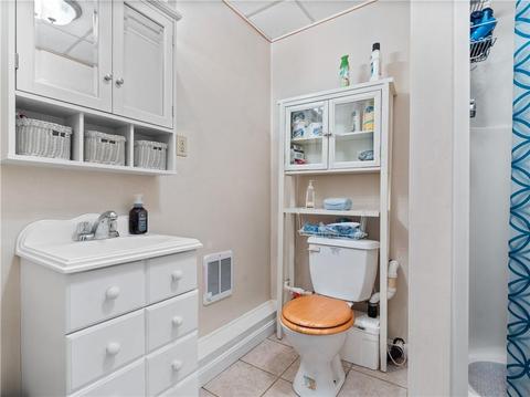 353 Commonwealth Ave, Warwick, RI 02886 photo 17