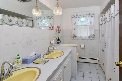 275 Commonwealth Ave, Warwick, RI 02886 photo 22