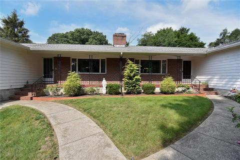 275 Commonwealth Ave, Warwick, RI 02886 photo 2