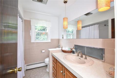 275 Commonwealth Ave, Warwick, RI 02886 photo 24