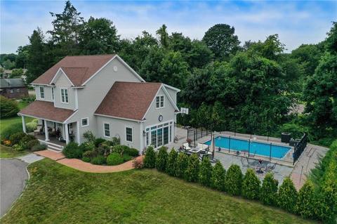 2 Chickadee Ln, Westerly, RI 02891 photo 1