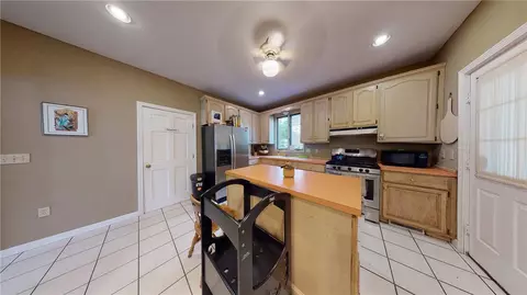 620 S Main St, Woonsocket, RI 02895 photo 5